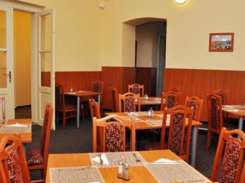Hostel Junior Prague Exterior photo