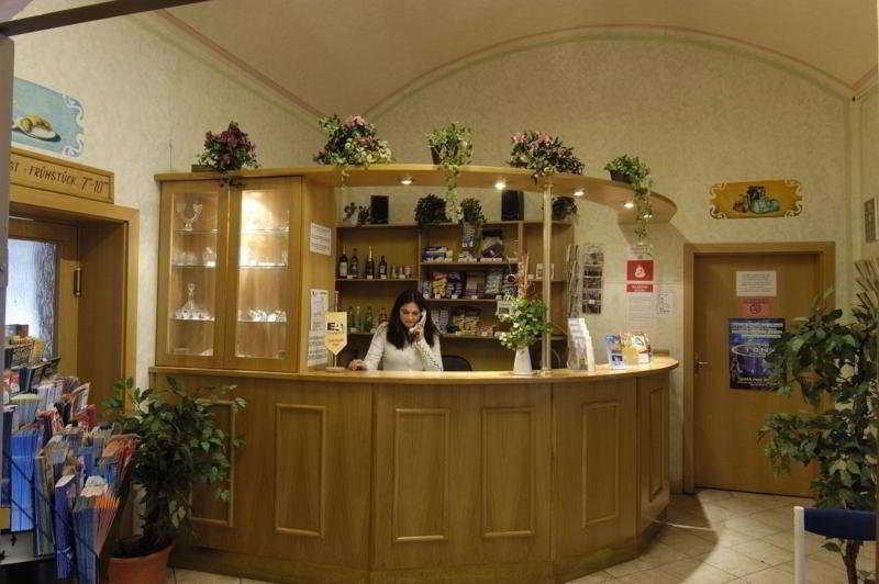 Hostel Junior Prague Exterior photo
